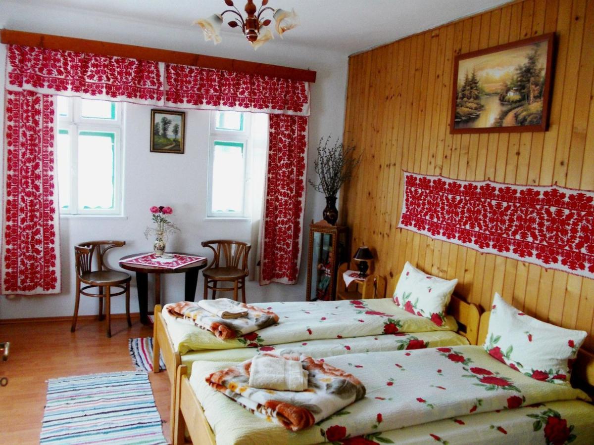 Hotel Kristaly Vendeghaz Rimetea Esterno foto